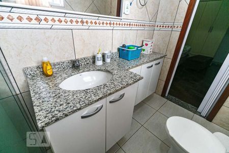 Casa à venda com 102m², 3 quartos e 3 vagasBanheiro