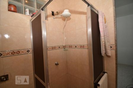 Casa à venda com 301m², 3 quartos e 6 vagasBanheiro da Suíte 2