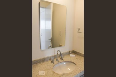 Apartamento à venda com 67m², 2 quartos e 1 vagaBanheiro da suíte