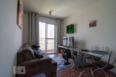 Sala de apartamento para alugar com 2 quartos, 58m² em Jardim Flor da Montanha, Guarulhos