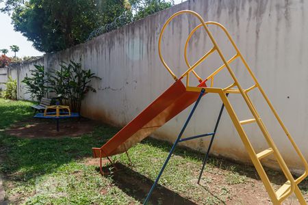 Apartamento à venda com 84m², 3 quartos e 1 vaga Apartamento à venda com 84m², 3 quartos e 1 vagaÁrea Comum - Playground