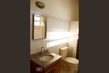 Banheiro Social de casa de condomínio para alugar com 1 quarto, 60m² em Todos Os Santos, Rio de Janeiro