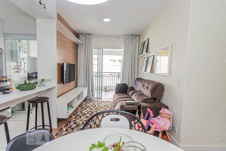 Sala de apartamento para alugar com 2 quartos, 64m² em Vila Mangalot, São Paulo