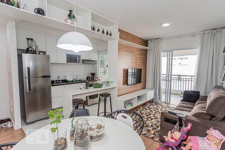 Sala de apartamento para alugar com 2 quartos, 64m² em Vila Mangalot, São Paulo