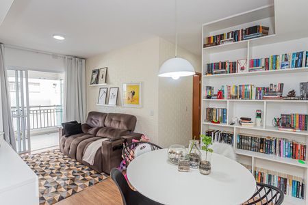 Sala de apartamento para alugar com 2 quartos, 64m² em Vila Mangalot, São Paulo