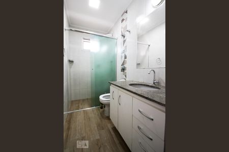 Banheiro  de apartamento para alugar com 1 quarto, 40m² em Moema, São Paulo