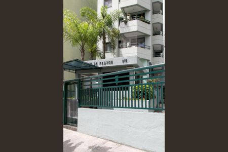 Apartamento à venda com 35m², 1 quarto e 1 vaga Apartamento à venda com 35m², 1 quarto e 1 vagaFachada