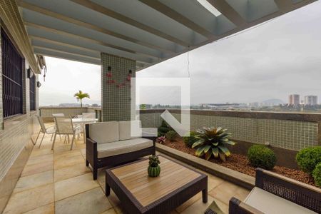 Apartamento à venda com 381m², 4 quartos e 3 vagas Apartamento à venda com 381m², 4 quartos e 3 vagasCobertura