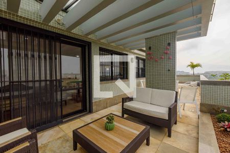 Apartamento à venda com 381m², 4 quartos e 3 vagas Apartamento à venda com 381m², 4 quartos e 3 vagasCobertura