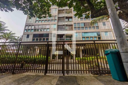 Apartamento à venda com 381m², 4 quartos e 3 vagas Apartamento à venda com 381m², 4 quartos e 3 vagasFachada