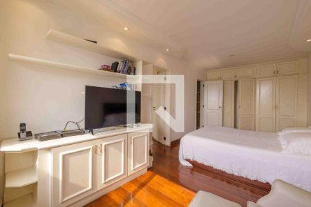 Apartamento à venda com 381m², 4 quartos e 3 vagas Apartamento à venda com 381m², 4 quartos e 3 vagasSuíte 1