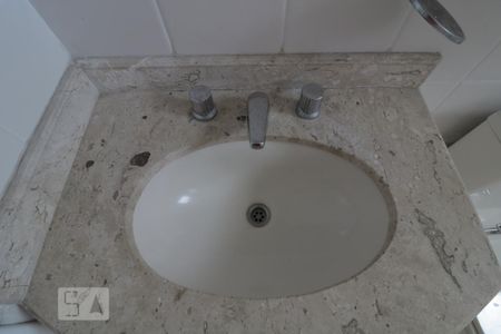 Apartamento à venda com 85m², 4 quartos e 2 vagasBanheiro Social - pia