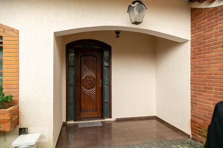 Casa à venda com 270m², 3 quartos e 2 vagas Casa à venda com 270m², 3 quartos e 2 vagasFachada