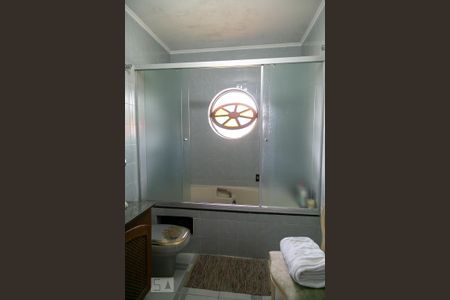 Casa à venda com 270m², 3 quartos e 2 vagas Casa à venda com 270m², 3 quartos e 2 vagasBanheiro Suíte 1