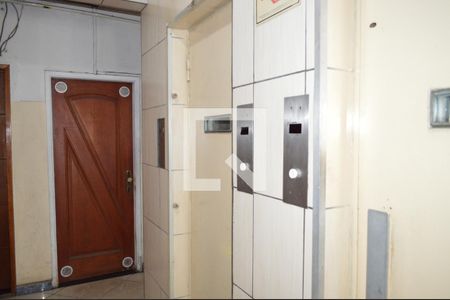 Apartamento à venda com 28m², 1 quarto e sem vagaElevadores