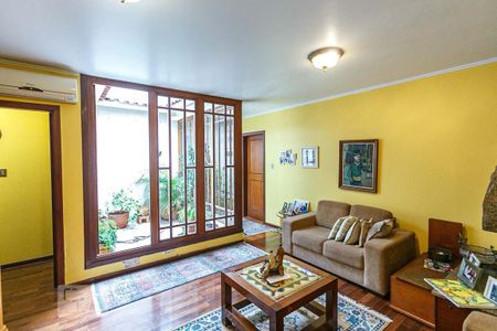 Casa à venda com 385m², 3 quartos e 3 vagasSala de Estar