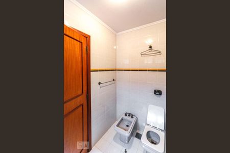 Casa à venda com 385m², 3 quartos e 3 vagasBanheiro da Suíte