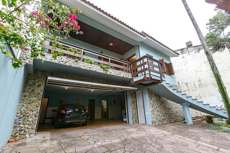 Casa à venda com 385m², 3 quartos e 3 vagasFachada