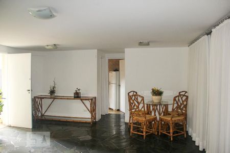 Apartamento para alugar com 65m², 2 quartos e 1 vagaÁrea comum - Salão de festas