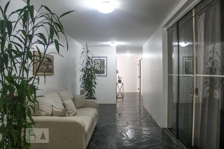 Apartamento para alugar com 65m², 2 quartos e 1 vagaHall