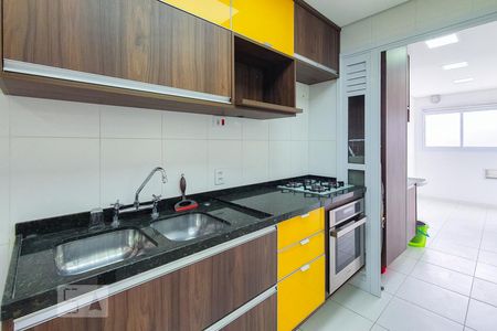 Sala/Cozinha de apartamento para alugar com 2 quartos, 95m² em Vila Brasílio Machado, São Paulo