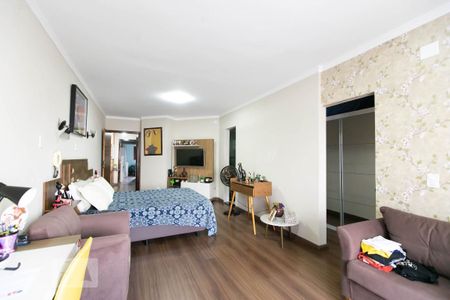 Casa à venda com 300m², 3 quartos e 2 vagasSuite 