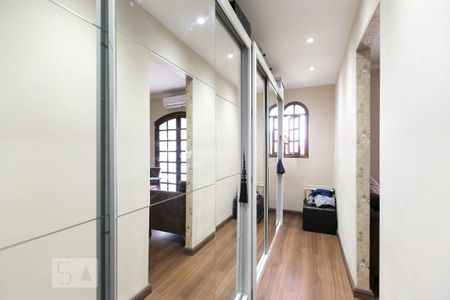 Casa à venda com 300m², 3 quartos e 2 vagasCloset