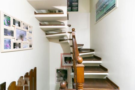 Casa à venda com 300m², 3 quartos e 2 vagasEscada 