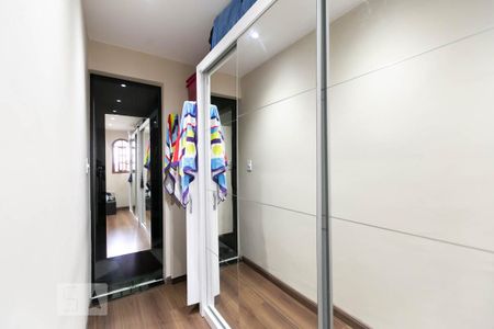 Casa à venda com 300m², 3 quartos e 2 vagasCloset