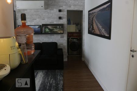 Detalhe cozinha de apartamento para alugar com 1 quarto, 42m² em Itararé, São Vicente