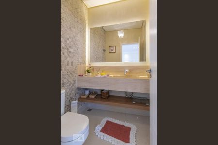 Casa de condomínio à venda com 400m², 5 quartos e 4 vagasLavabo