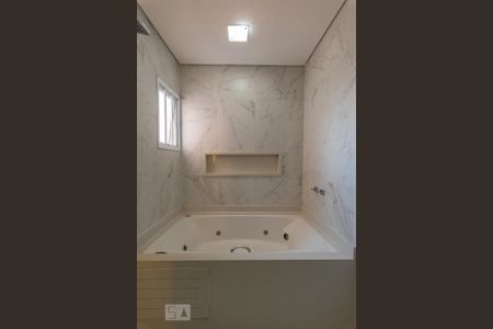 Casa de condomínio à venda com 400m², 5 quartos e 4 vagasBanheiro da Suíte 1