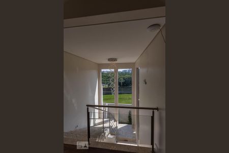 Casa de condomínio à venda com 400m², 5 quartos e 4 vagasEscada