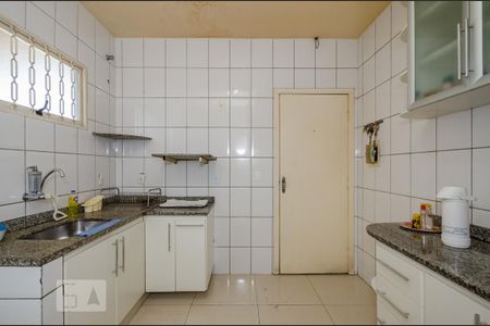 Casa para alugar com 140m², 3 quartos e 3 vagas Casa para alugar com 140m², 3 quartos e 3 vagasCozinha