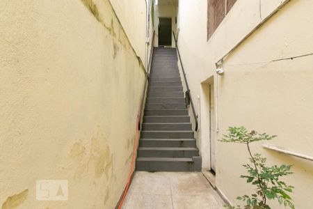 Studio para alugar com 35m², 1 quarto e sem vagaEscada