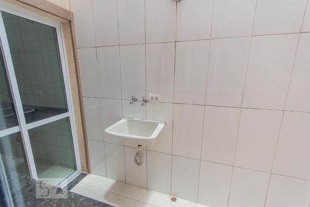 Vista da Sala e Cozinha de apartamento para alugar com 3 quartos, 63m² em Vila Eldízia, Santo André