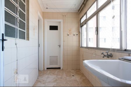 Apartamento à venda com 112m², 2 quartos e 1 vagaÁrea de Serviço