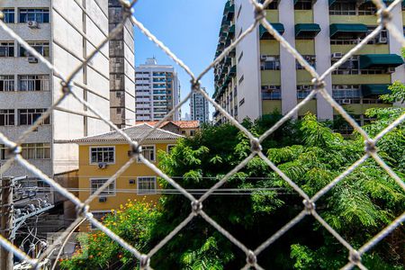 Vista da Sala de apartamento à venda com 2 quartos, 102m² em Icaraí, Niterói