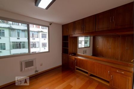 Apartamento à venda com 90m², 2 quartos e 1 vagaSuíte