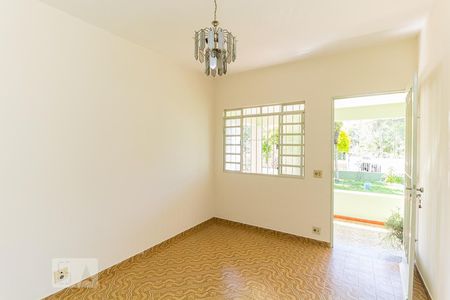 Sala de casa para alugar com 3 quartos, 272m² em Botujuru, Mogi das Cruzes