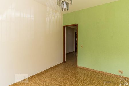 Sala de casa para alugar com 3 quartos, 272m² em Botujuru, Mogi das Cruzes