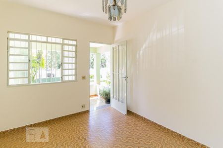 Sala de casa para alugar com 3 quartos, 272m² em Botujuru, Mogi das Cruzes