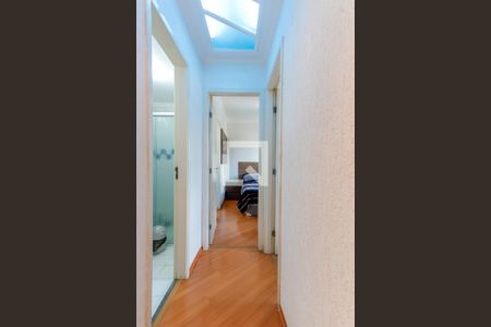 Corredor Quartos de apartamento à venda com 2 quartos, 52m² em Vila Mazzei, São Paulo