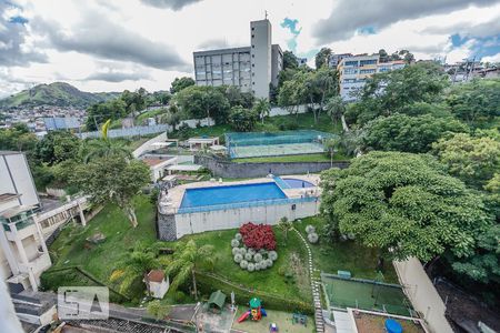 Apartamento à venda com 43m², 2 quartos e 1 vaga Apartamento à venda com 43m², 2 quartos e 1 vagaÁrea comum - Piscina
