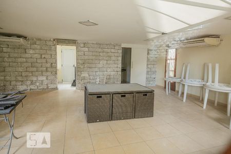 Apartamento à venda com 43m², 2 quartos e 1 vaga Apartamento à venda com 43m², 2 quartos e 1 vagaÁrea comum - Salão de festas