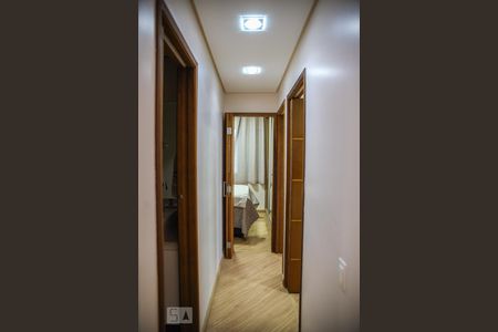 Corredor de apartamento para alugar com 3 quartos, 62m² em Campestre, Santo André