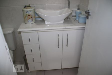 Casa à venda com 110m², 3 quartos e 1 vagaBanheiro