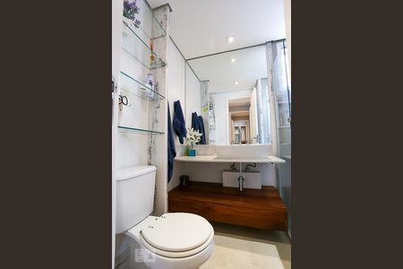 Apartamento à venda com 87m², 2 quartos e 2 vagasBanheiro da Suíte 2