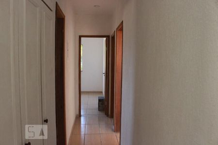 Casa de condomínio para alugar com 350m², 4 quartos e 2 vagasCorredor