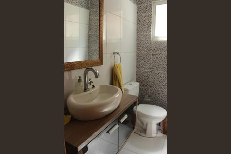 Casa de condomínio para alugar com 350m², 4 quartos e 2 vagasLavabo